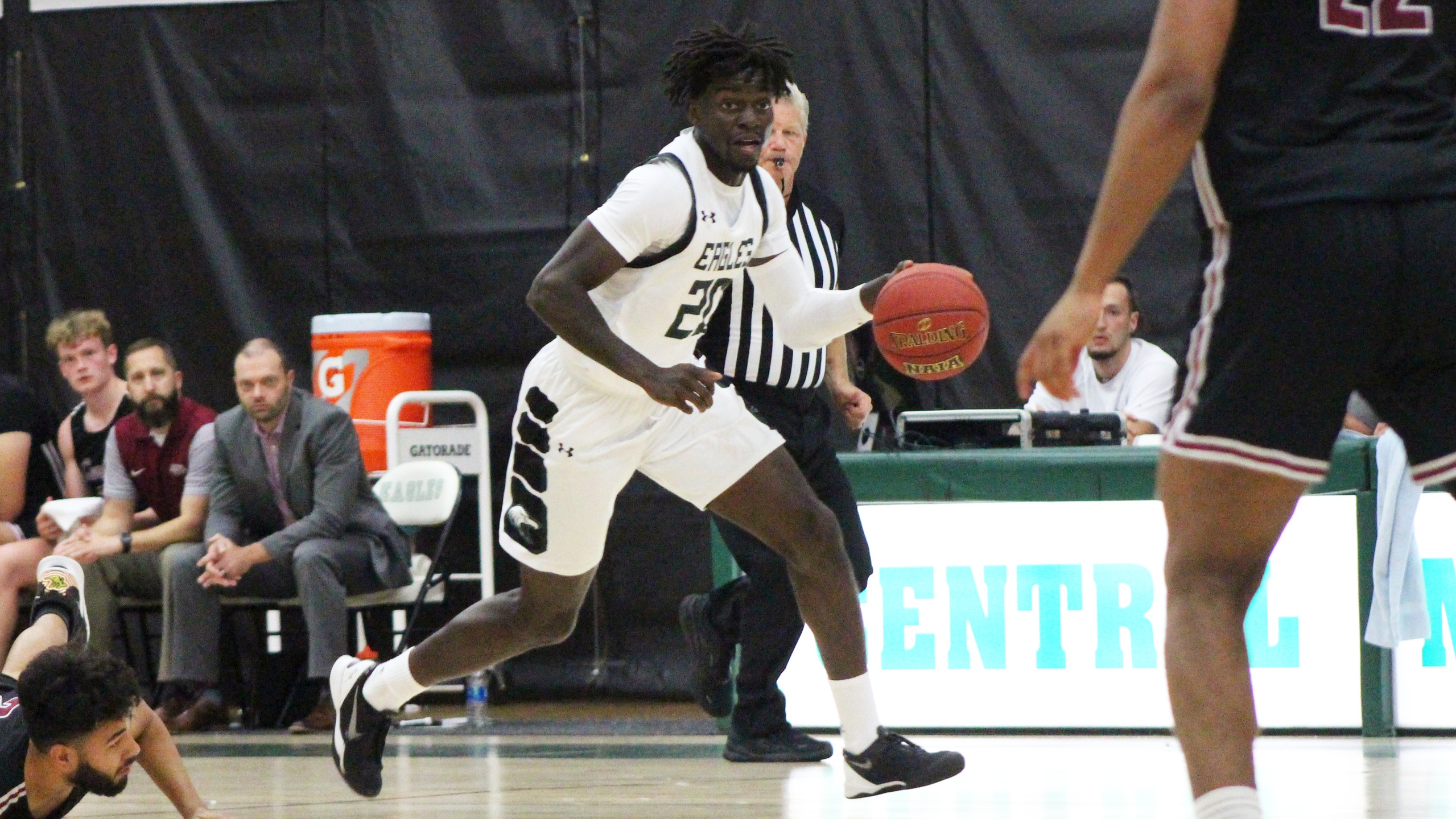 Eagles use big second half to defeat Bobcats