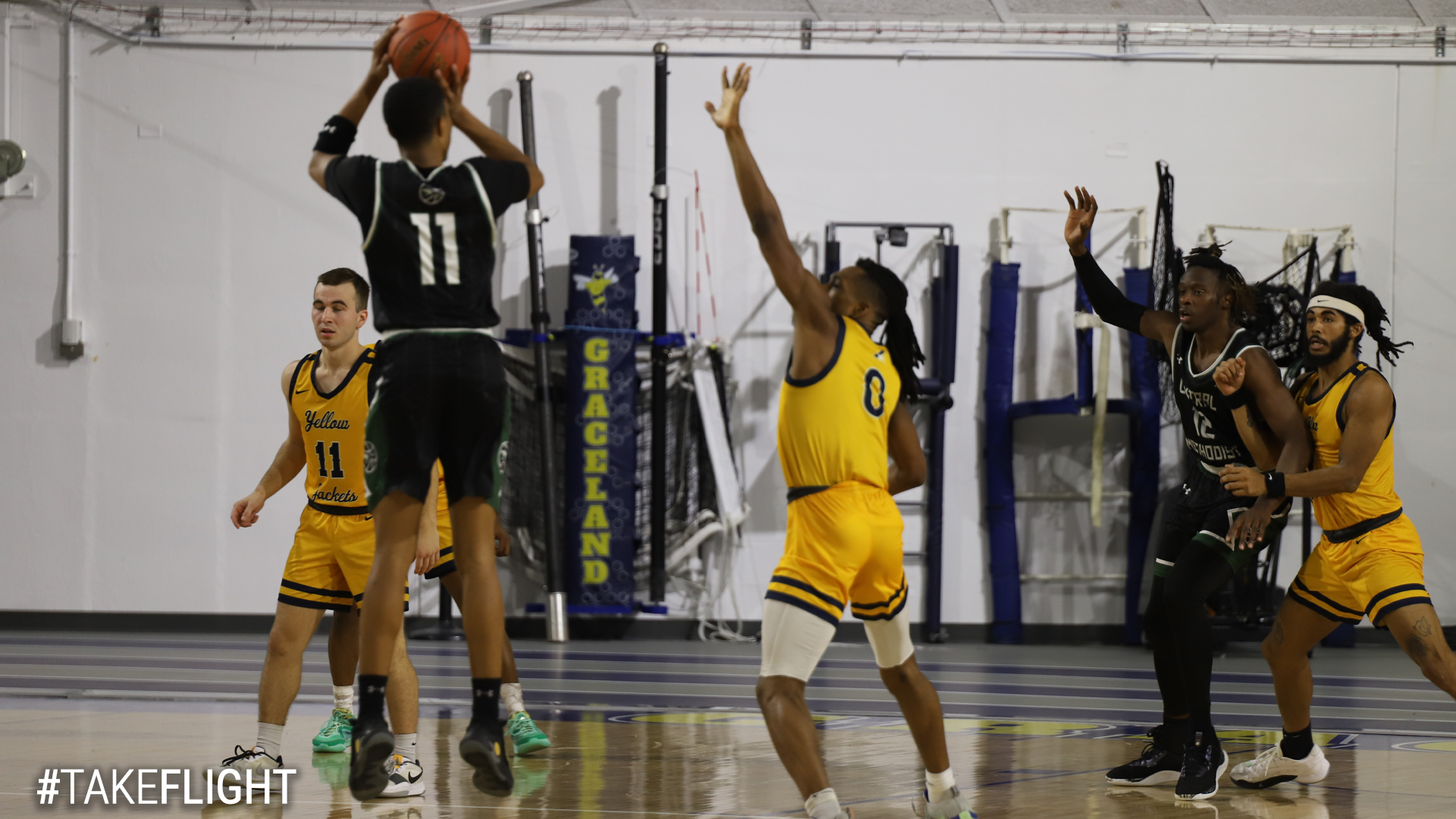 Eagles Fall to Yellowjackets on the Road