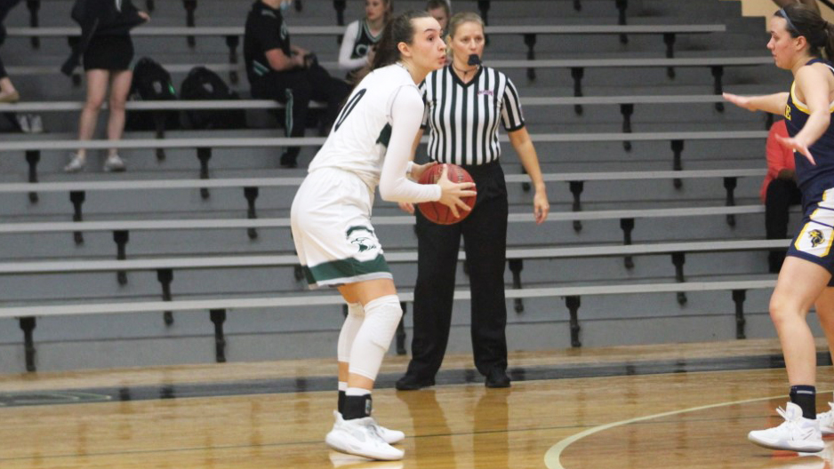 Central upsets No. 8 Clarke at home, 71-69