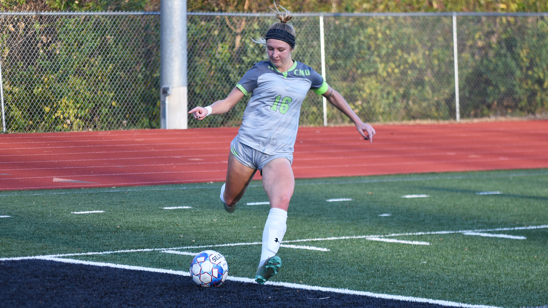 Women's soccer cruises past Mount Mercy