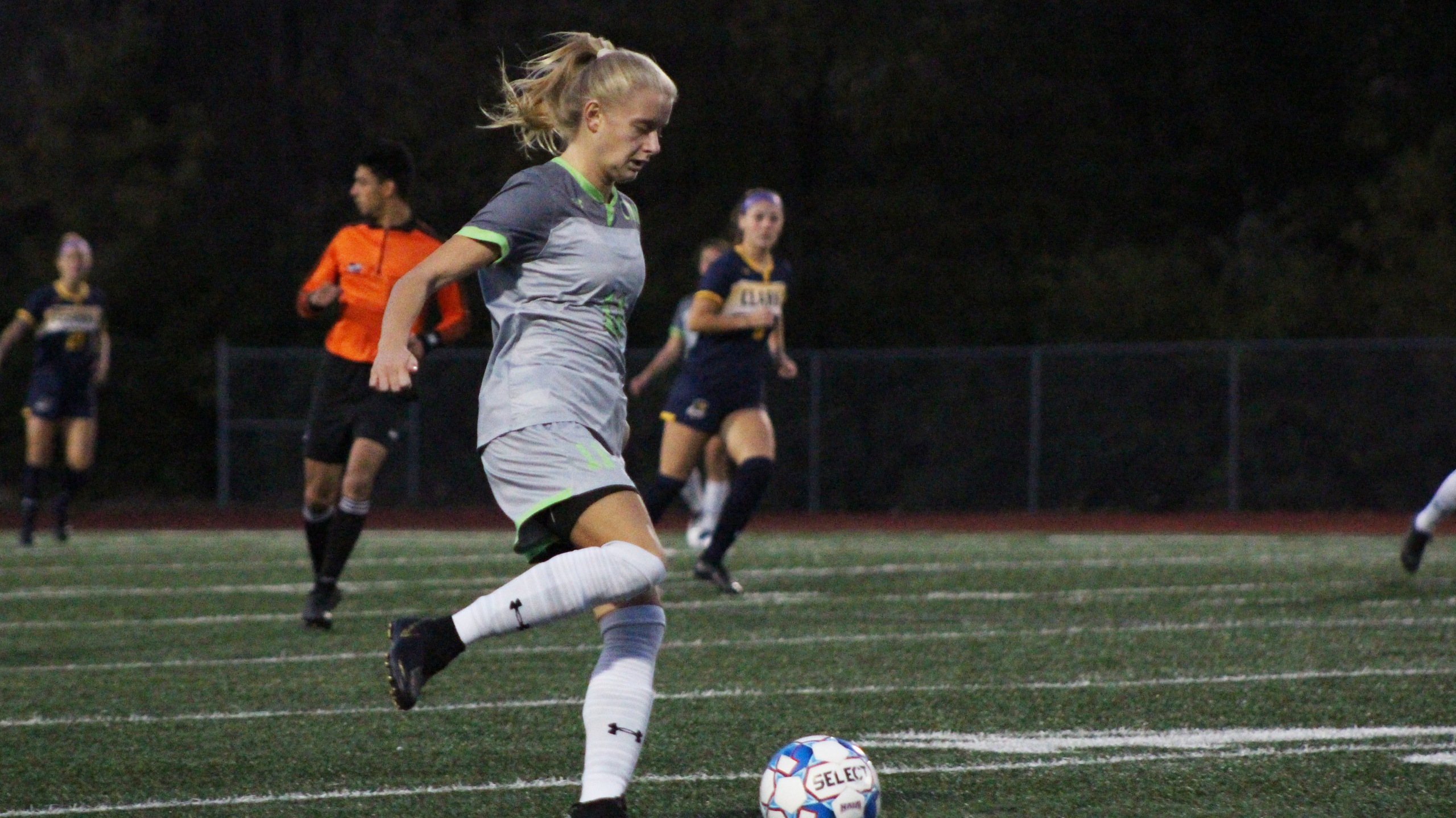 Second half offense propels Central past Clarke in Heart Quarterfinals