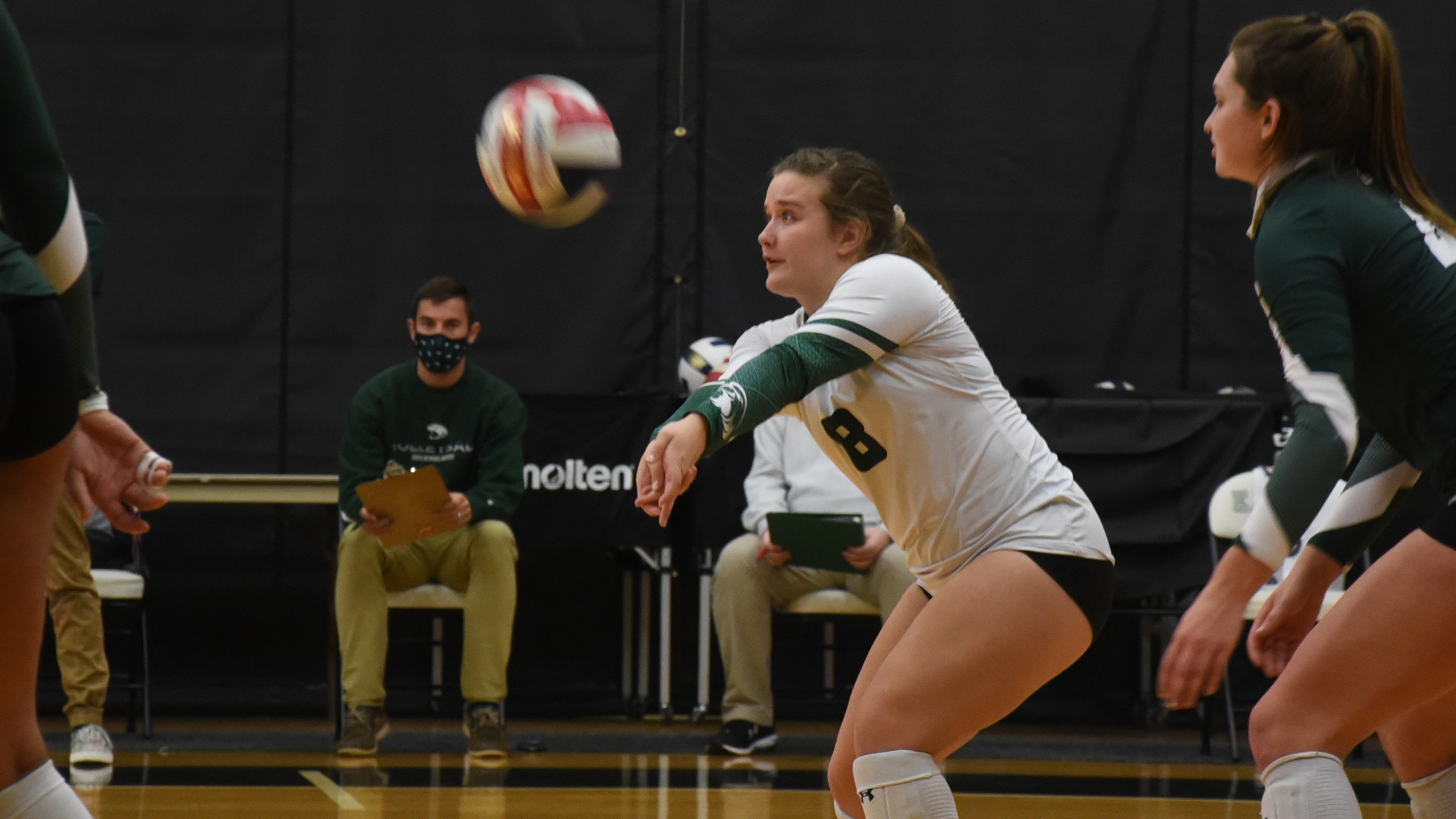 CMU sweeps first day of Hampton Inn Classic